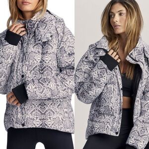 Varley Highland Puffer Jacket - Women’s Medium - Black and White Snakeskin